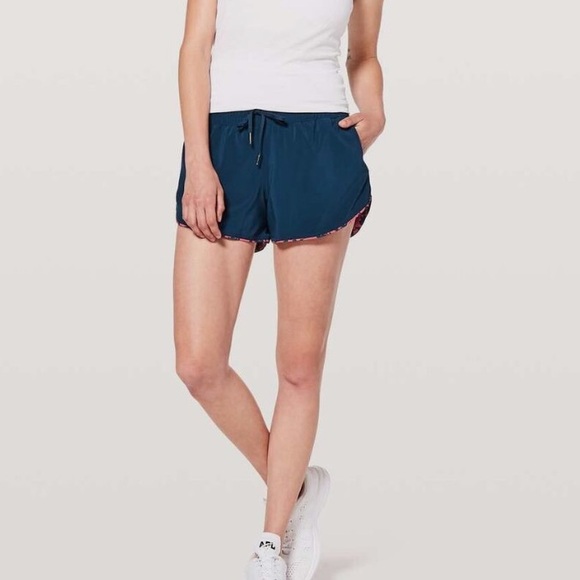 Lululemon Choose A Side-reversible shorts-Size 2 - Picture 7 of 10